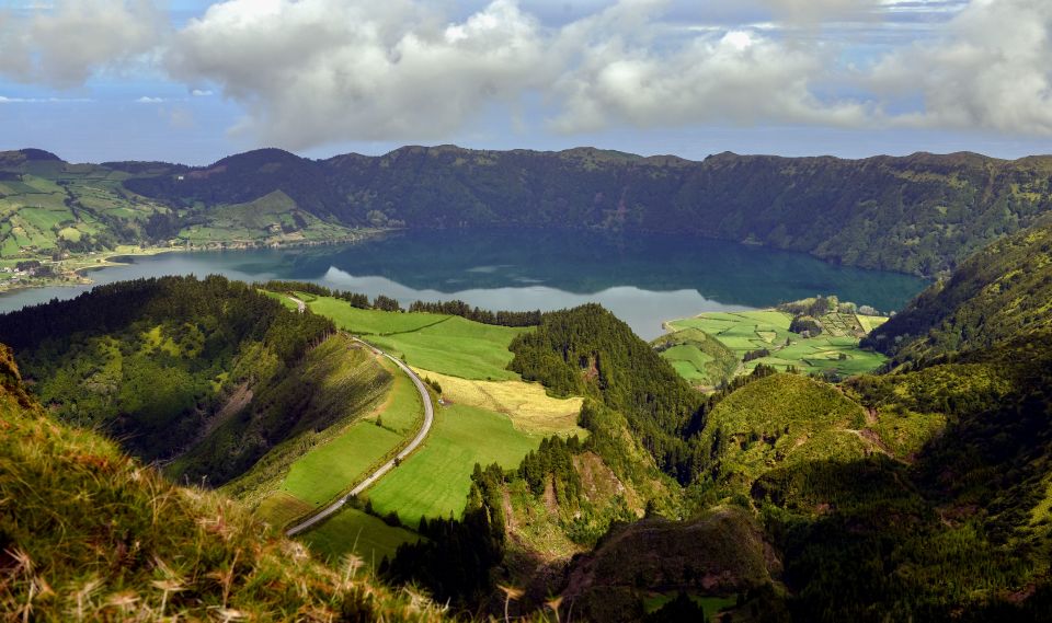 São Miguel Island: Full-Day Sete Cidades Tour - Timing, pickup points, and what to bring