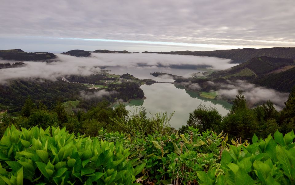São Miguel Island: Full-Day Sete Cidades Tour - Morning priorities: Sete Cidades, viewpoints, and quick walks