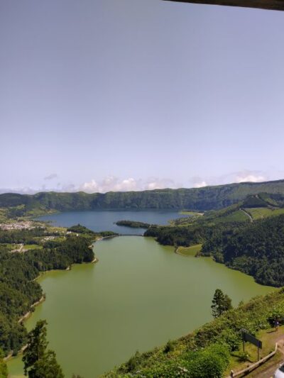 São Miguel: Sete Cidades & Lagoa do Fogo Tour with Lunch - Pickup, the drive over Pico do Carvão, and first big views
