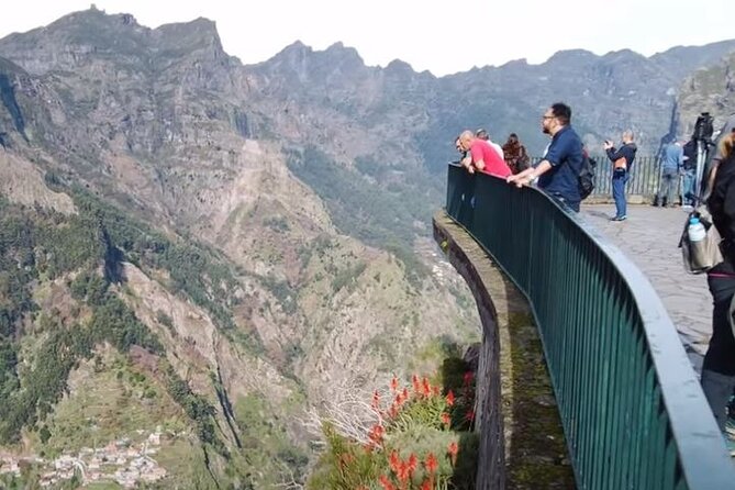 Scenic Route - Nuns Valley Tour - Stop 1: Miradouro Pico dos Barcelos for your first Funchal overview