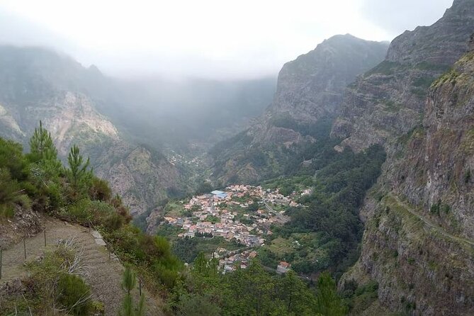 Scenic Route - Nuns Valley Tour - Weather and rain gear: when the views get moody