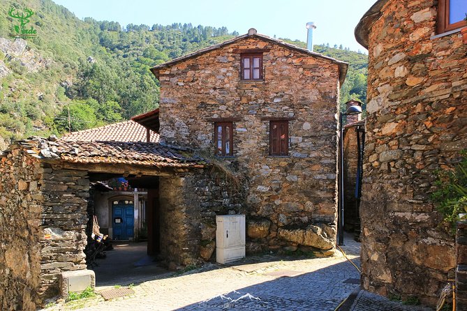 Schist Villages at Lousa Mountain - The roads, the steps, and how to keep the day comfortable