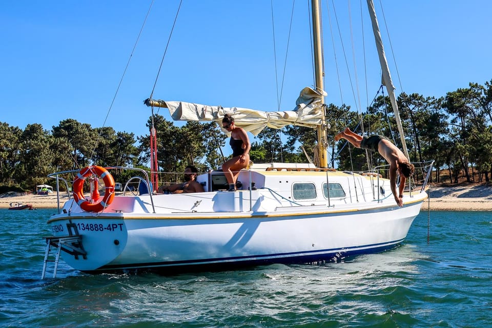Serra da Arrábida : Sailing Tour - Paddle boarding and snorkelling: your included gear and how to use it