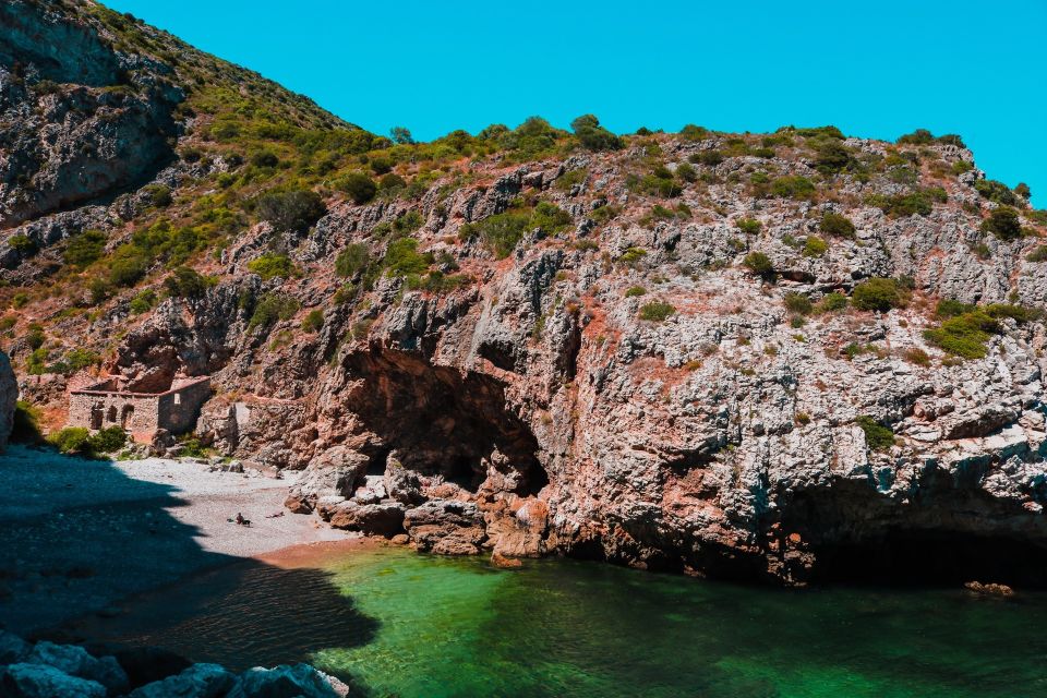 Sesimbra: Arrábida Beaches & Caves Boat Tour with Snorkeling - Key highlights you’ll feel on the water
