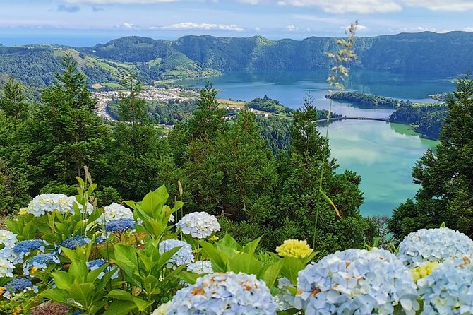 Seven Cities & Fire Lagoon: Full Day Tour with or without lunch - Miradouro da Ponta do Escalvado and the Mosteiros photo rocks