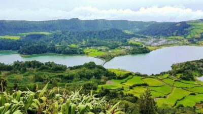 Seven Citys Tour: Sete Cidades Crater Lake Shore Excursion - Pineapples at St. Anthony: the warm-up stop before crater views