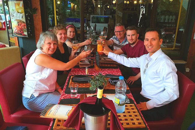 Silves and Monchique Wine Taste Premium - Private> VTours Algarve - Lunch reality: plan around the 1-hour restaurant break