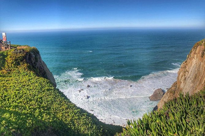 Sintra Cascais 4x4 Land Rover Photo Panoramic Private Tour - Azenhas do Mar: the white-and-blue cliffs everyone tries to photograph