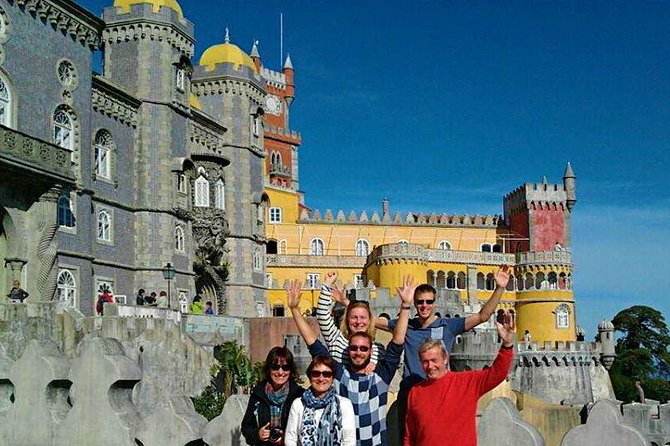 Sintra & Cascais Day Tour with Pena Palace Entry and Gardens Walk - Getting picked up in Lisbon without losing time