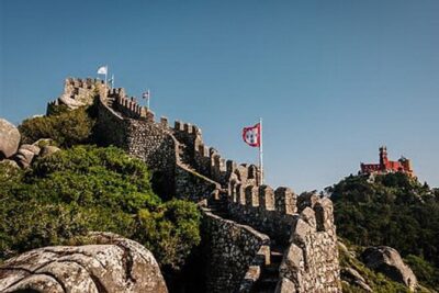 Sintra Cascais Private Tour with Pena Palace and Mouros Castle - Castelo dos Mouros: steep stairs, big panoramas, and a 1-hour plan