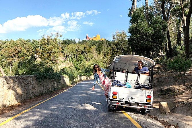 Sintra Electric Tuk Tuk Tour with Local Expert Guides 2h30 - Who this Sintra tuk-tuk tour suits