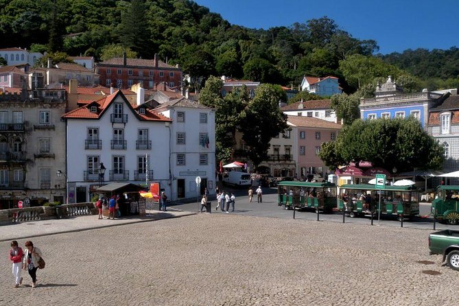 Sintra, Pena Palace, Cabo Roca, Cascais Small Group from Lisbon - What the small-group size changes for you (and for your photos)