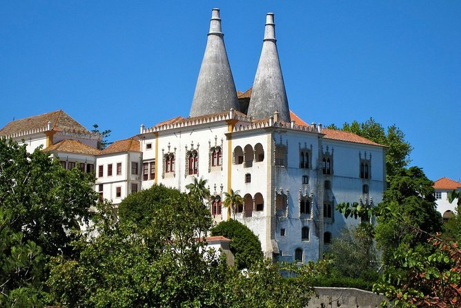 Sintra, Pena Palace, Quinta da Regaleira & Cascais Group Tour - Guincho Beach: a quick Atlantic hit for photos and wind