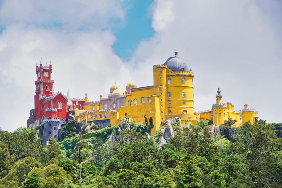 Sintra Polski Przewodnik+Pena Palce + Cabo da Roca + Cascais - Sintra old town free time: cafes, shopping, and a realistic break