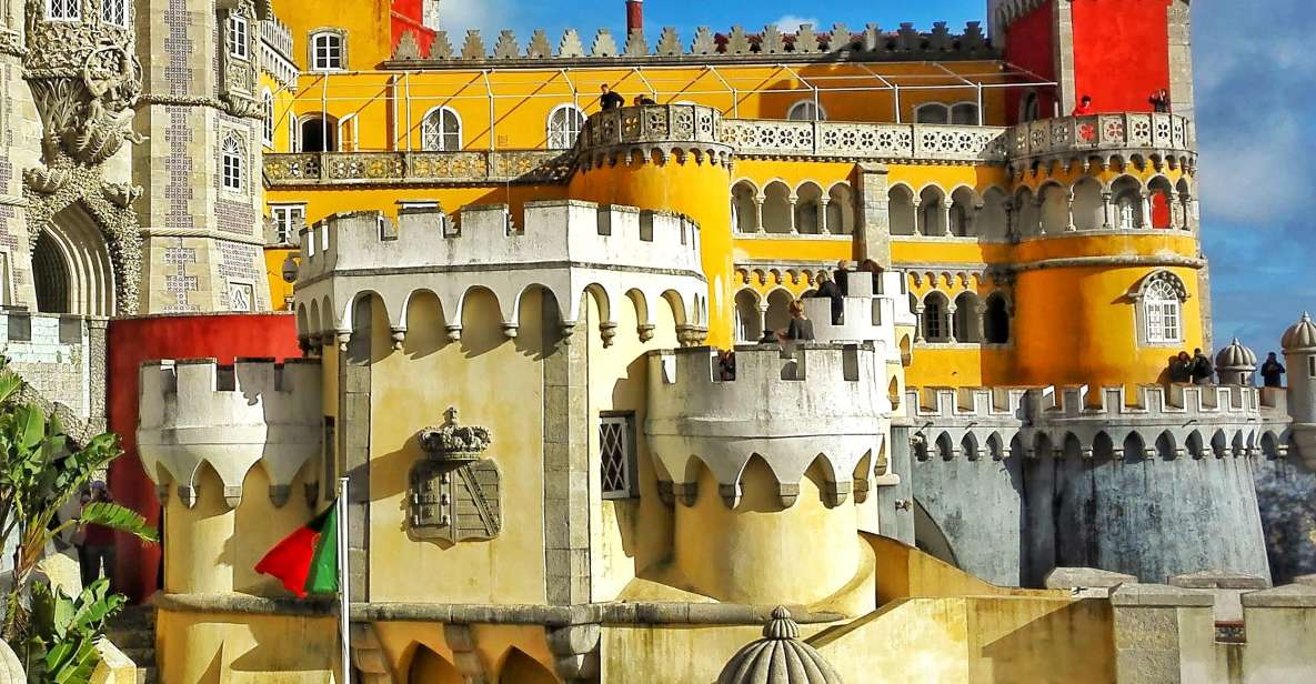 Sintra: Truly Private Tour to Pena Palace & Regaleira - Sintra Old Town break: lunch time without losing the day