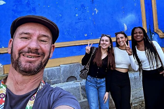 Sintra Tuk Tuk Experience: Mountain, Monuments and Dream Beaches - Azenhas do Mar and Praia das Maçãs: the coast break people remember