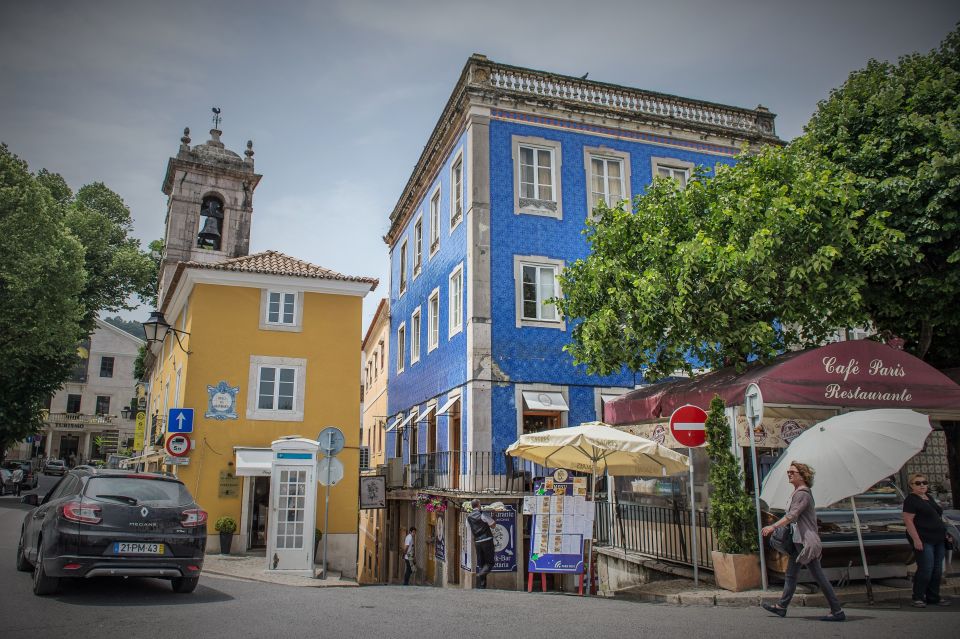Sintra: Walking Tour with Palace, Castle, and Old Town Visit - Start at Sintra Station: your day begins where the confusion usually ends