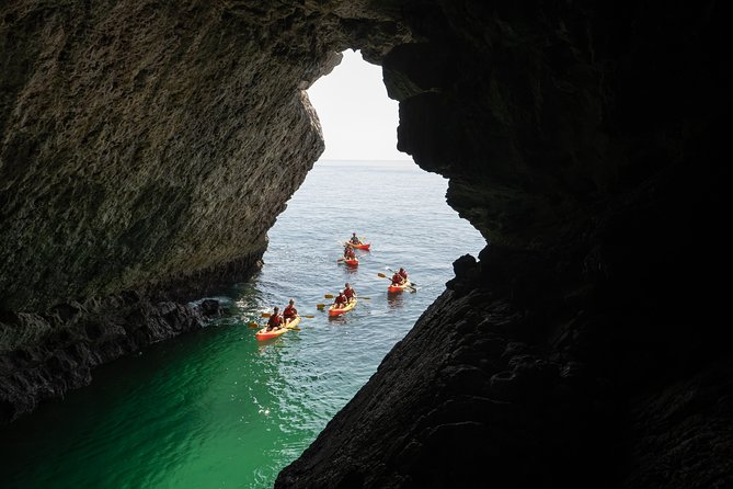 Small Group Kayak Tour along Sesimbra - Arrábida Natural Park - The paddle to Ribeira do Cavalo: why the timing works
