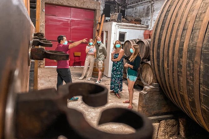 Soul & Excellence - PORT Wine Tasting - Inside the ageing cellars: why it makes the wine click