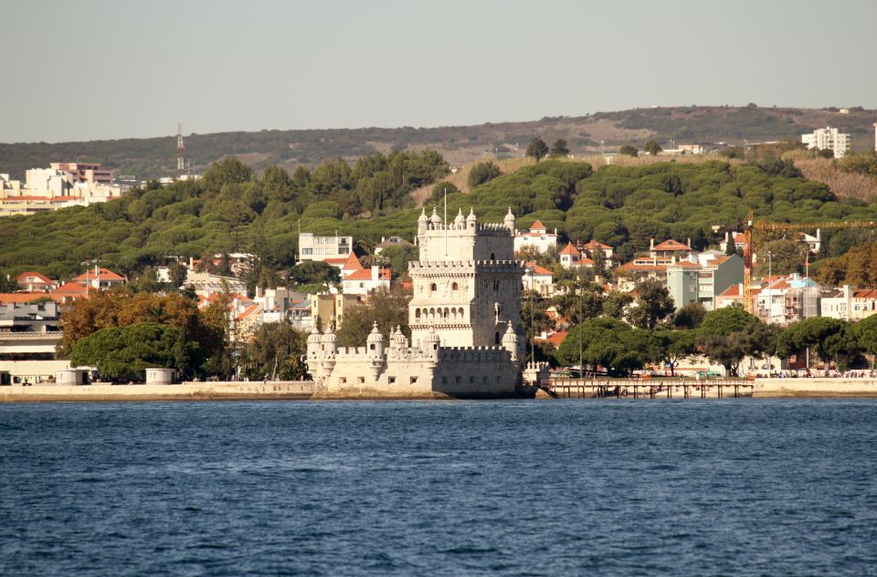 South Lisbon: 3-Hour Christ the King Electric Bike Tour - Almada narrow streets and the Medieval Museum’s Islamic story