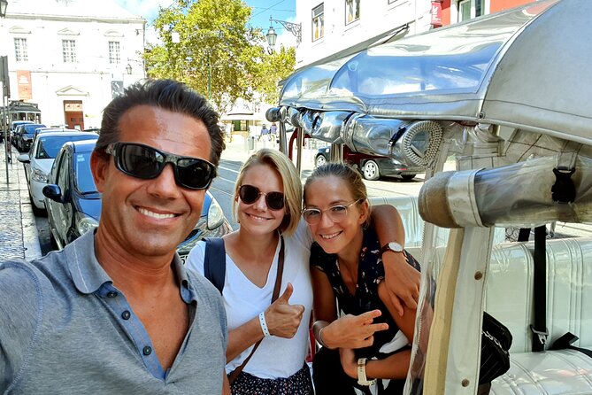 Special Guided Tour of Tuk Tuk Lisbon Historic 2 Hours - São Bento Palace Photo Stop and the Smart Bonus for Architecture Lovers