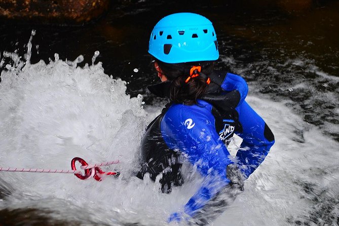 Star canyoning - Star Canyoning on the Varziela River: what you’re really doing