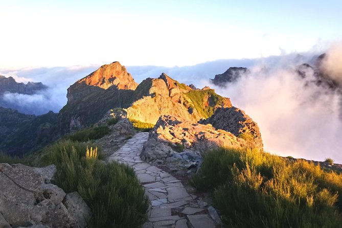 Sunrise Guided Hike PR1 Pico do Areeiro Pico Ruivo small group - Stop 3: Santana’s traditional houses—balancing mountain drama with culture