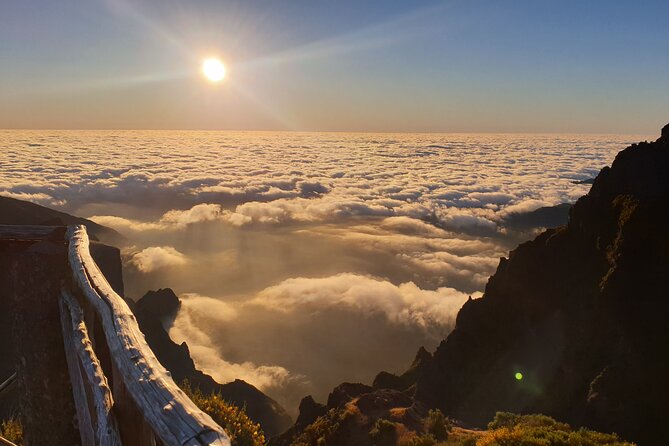 Sunrise in Areeiro Peak - The climb to Pico do Areeiro: Camacha, Poiso, and the altitude payoff