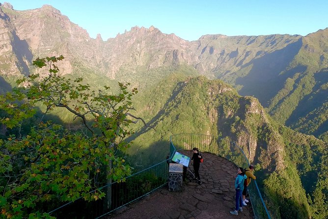 Sunrise Tour @ Pico Do Areiro | Half Day 4x4 Tour - Stop 2: Pico do Arieiro—sunrise above the clouds