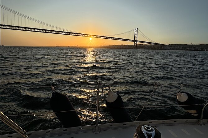 Sunset sailboat tour in Lisbon with green wine - Lisbon’s sunset sail on the Tagus: what it feels like in real time