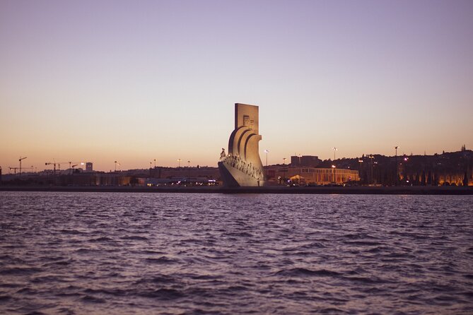 Sunset sailboat tour in Lisbon with green wine - From Caís do Sodré to Belém: how the sights line up on the water