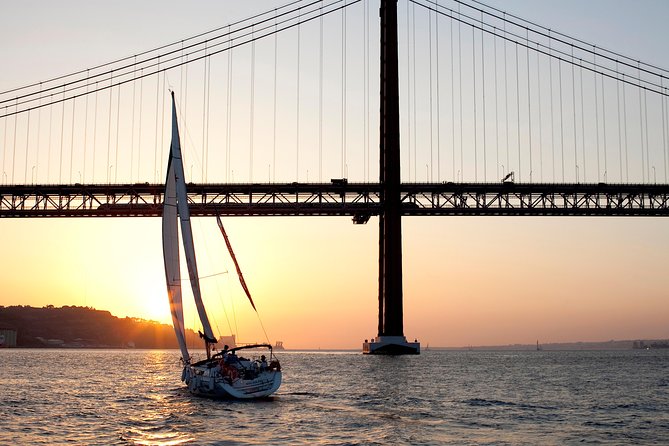 Sunset Sailing Tour On The Tagus River - Quick logistics you’ll care about on arrival