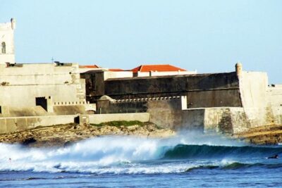Surf Lesson on Praia de Carcavelos - Meeting at Avenida Marginal and lining up your exact start time
