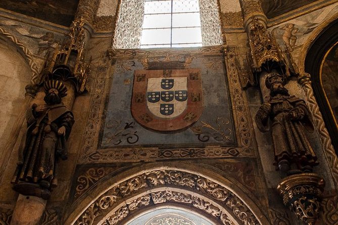 Templar River: Tomar and Almourol Shared Tour - Tomar old town: the synagogue, the streets, and your own lunch plan