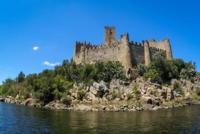 Templar Tour Convent of Christ & Almourol Castle from Lisbon - Castelo de Almourol: the boat ride makes the castle feel real