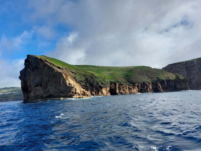 Terceira Island:Ilheus das Cabras -Boat Trip - Terceira’s volcanic coast: the view changes fast