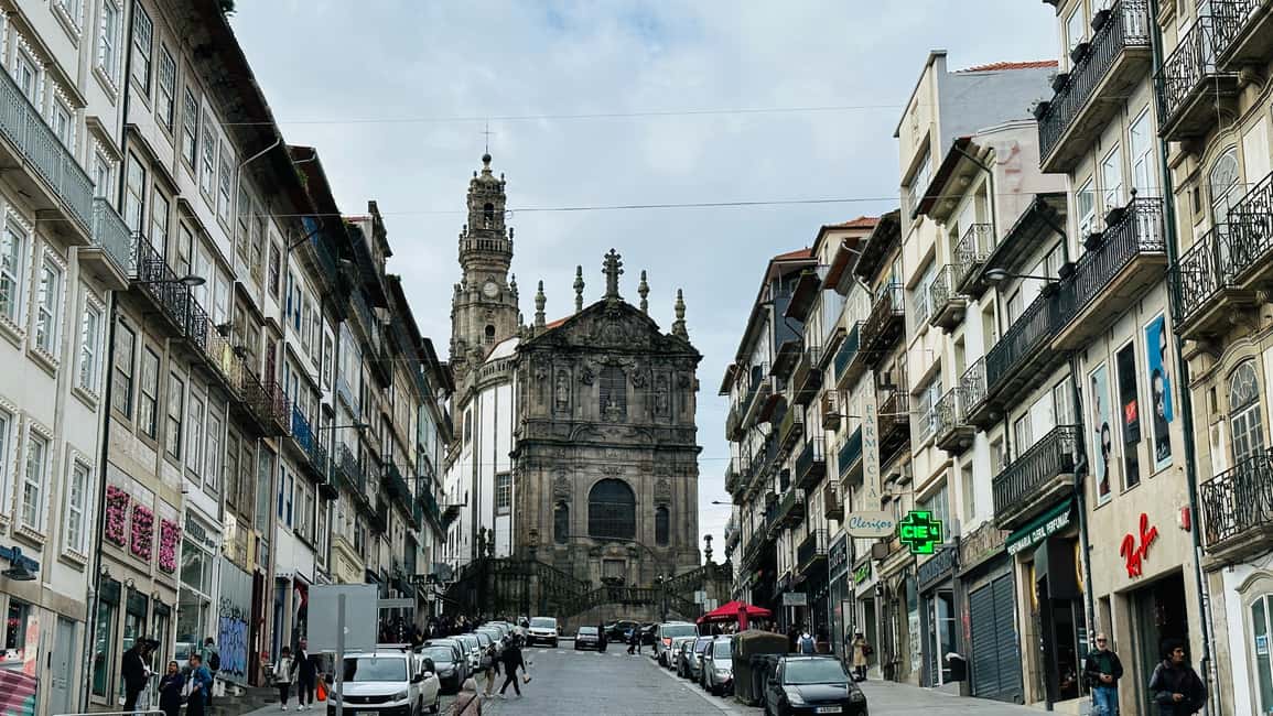 The Beautiful Story of Porto: Guided Tour with Entry Tickets - Livraria Lello & Irmão: How This Stop Fits Without Overcomplicating Your Day