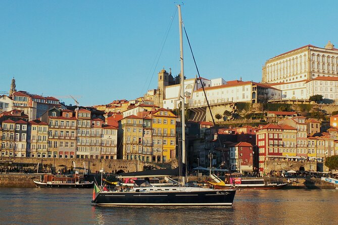 The Best Douro Boat Tour - Snacks, wine, and drinks that make the ride feel like a treat
