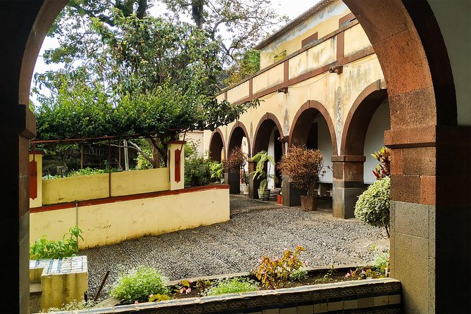 The Mysteries of Funchal Walking Tour - Stop 4: Colegio dos Jesuitas do Funchal and Long Institutional Memory
