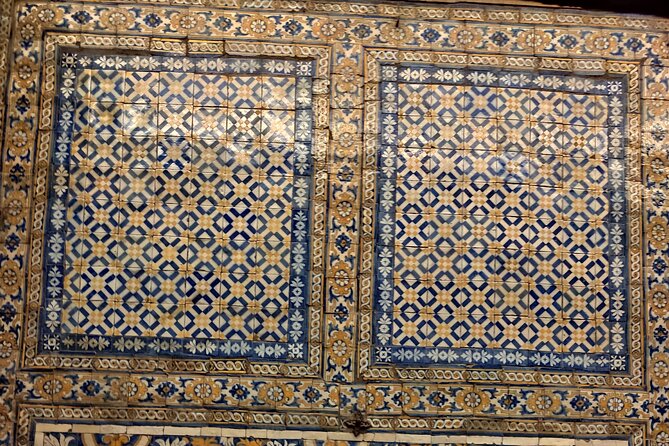 The Portuguese Tiles - After the tour: how to keep spotting tiles without effort