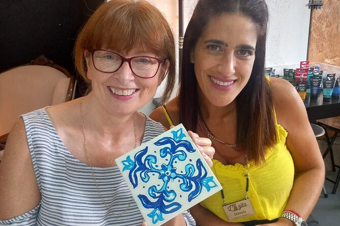 Tile Painting and Cocktails in Downtown Porto - Painting your own azulejo: templates, pacing, and real guidance