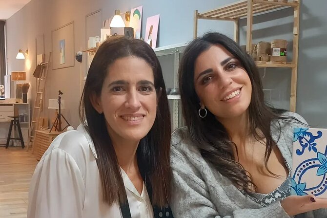 Tile Painting and Cocktails in Downtown Porto - Why the small group size is worth it