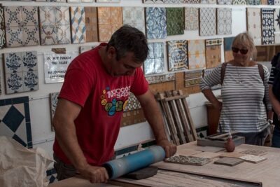 Tiles and Tales: Workshop and National Tile Museum Visit - Azeitão workshop: painting your tile and understanding the craft