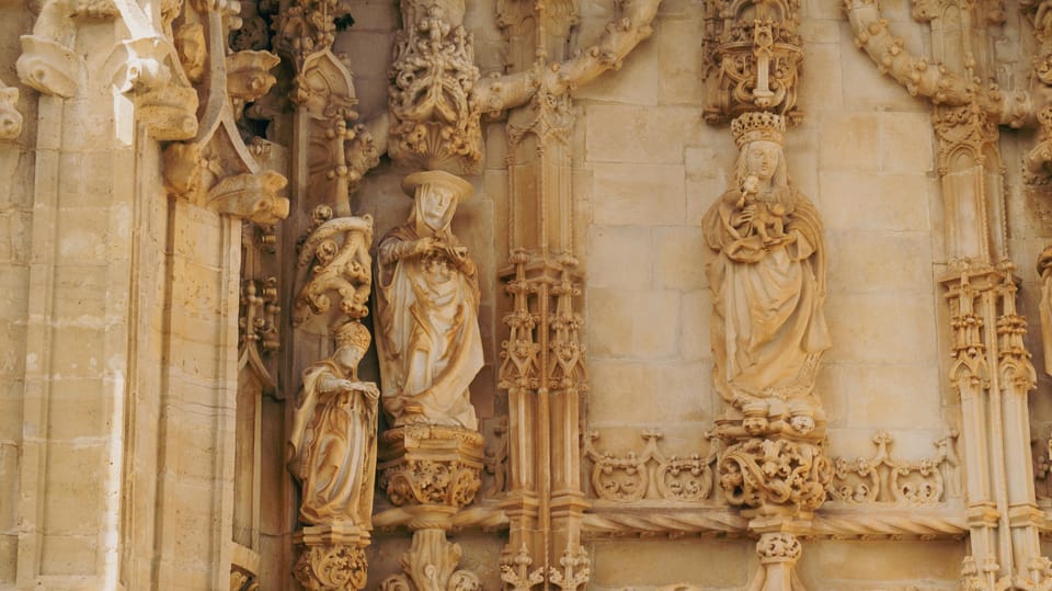 Tomar: Knight's Templar Castle and Convent of Christ Tour - The second guided hour: Charola and the Capitulo window