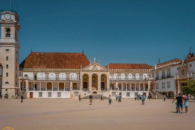 Tour Between Lisbon - Porto or Porto-Lisbon with several stops - Stop 2: Nazare for the historic center, wave views, and panoramas