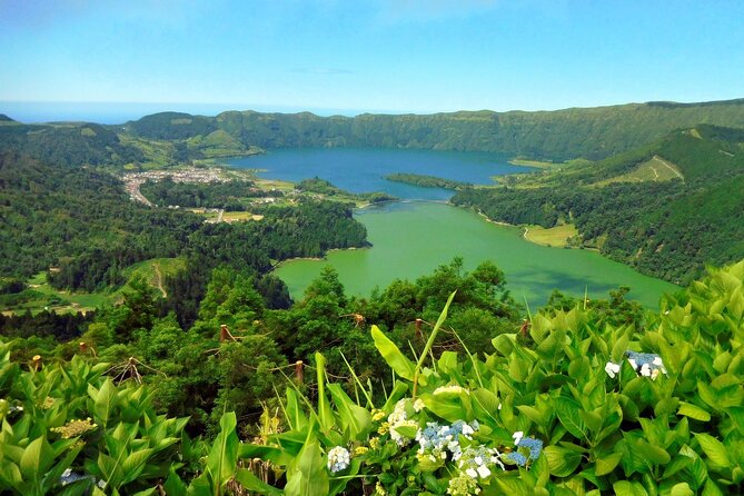 Tour to Sete Cidades, Lagoa do Fogo and Furnas - Caldeira das Furnas: seeing secondary volcanism phenomena