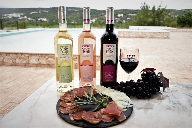 Tour & Wine tasting - Authentic Algarve Flavours by Quinta da Tôr - The pool and views: when it’s worth bringing swimwear