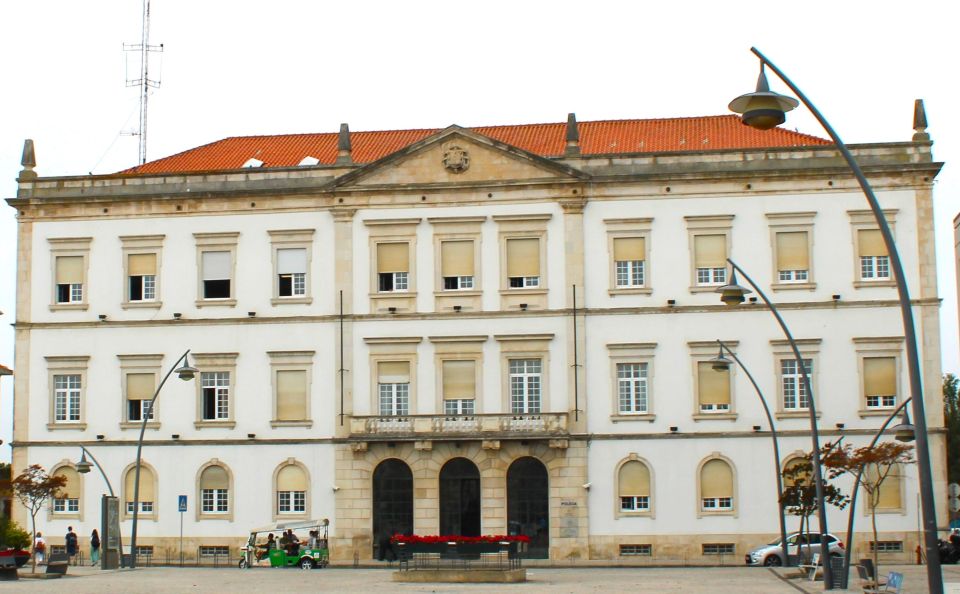 Tuk Tuk Tour in Aveiro - Infante D. Pedro’s Park: a breather before the salines