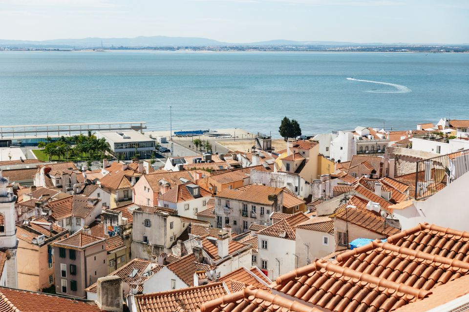 Vadio: Lisbon Old Town Private Tuk Tuk Tour - Alfama, Graça, and Mouraria: fado streets plus real-world history