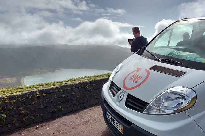 Van – Laketour – Sete Cidades / Lagoa do Fogo – Full Day w/lunch (Shared) - Lagoa do Fogo: the volcanic-lake contrast stop